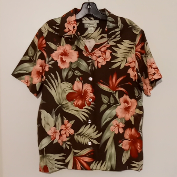 Tommy Bahama Tops - Tommy Bahama stretch blouse